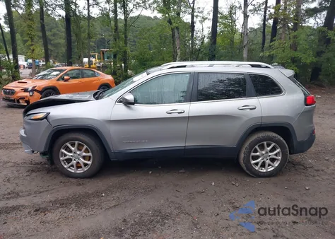 2016 Jeep Cherokee Latitude z USA, uszkodzony, nr VIN 1C4PJMCS9GW188038